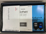 スマートキーは鍵をバッグに入れたままでもドアロックの開閉やエンジンのON・OFFができます。夜間や雨の日も鍵を探さなくて良いので便利です。