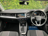 Audiのインテリアはエクステリア同様、優れたデザイン性とクオリティ、そして機能性を兼ね備えております。