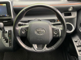 【純正革巻きステアリング】上質な革を使用することで、手にしっかり馴染みとても運転しやすいハンドルです♪