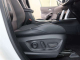 パワーシート搭載。微妙な調整が手軽にでき、ピッタリなポジションで運転することが可能です。