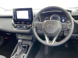 運転席まわりです。 各操作スイッチは使いやすい位置に配置されてます。