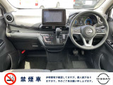 もちろん禁煙車です! 吸わない方にとっては、とにかく気になるポイントですよね!