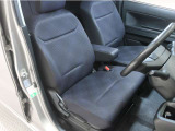 【運転席】しっかりとしたシートで長時間運転でも疲れづらいです★