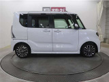 「使ってバック・・カードのポイントで月々の負担を軽減」。車種・年式によっては、対象外の車もあります。
