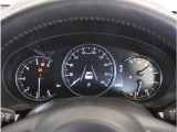 【明るく見やすいメーター】視認性が良く明るく見やすいメーター。運転者にとって見やすいメーターは運転していても疲れないですよね。