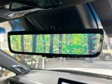 【デジタルインナーミラー】後席の大きな荷物や同乗者で後方が確認しづらい時でも安心!カメラが撮影した車両後方の映像をルームミラー内に表示。クリアな視界で状況の確認が可能です!