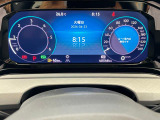 デジタル液晶メーター&rdquo;Digital Cockpit Pro&rdquo;です。画面の切り替えは、ハンドルのボタンで簡単に操作ができます。
