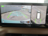 アラウンドビューモニターで車の周囲の情報が室内でわかります。