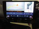 純正ナビ付です。もちろん車両後方を表示するバックガイドモニターが付いていて車庫入れ安心!