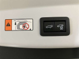 【パワーバックドア】ボタンを押すだけで自動でバックドアの開閉ができます☆