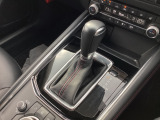 アクセルペダルを踏み込む量や速さに応じて変速パターンをし、人馬一体の運転感覚を発揮してくれる6速オートマ!