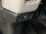 ビルトインタイプの【ETC】で見た目もスッキリ。高速道路の利用にとても便利です。