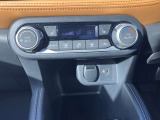 フルオートエアコン 温度設定をすれば自宅のエアコンのように車内の温度をコントロール