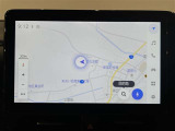 純正ナビを装備。タッチパネル式で使いやすく、お出かけもラクラクです。