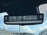 【デジタルインナーミラー】後席の大きな荷物や同乗者で後方が確認しづらい時でも安心!カメラが撮影した車両後方の映像をルームミラー内に表示。クリアな視界で状況の確認が可能です!