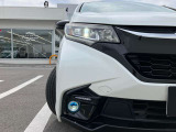 鋭く前方を照らす、LEDヘッドライト。遠くまで視界が開けることで、より安心したストレスのない走行を、提供してくれます。ライトの寿命が長いこともLEDの特徴ですね。