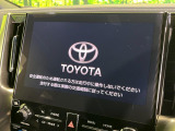 【12.3インチワイドナビ】高級感とインパクトのある大型ワイドナビを装備。各種オーディオ操作はもちろん、横長ワイド画面でのマップ2分割表示など、利便性も高いナビです♪