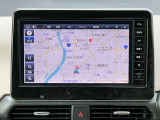 日産純正9インチメモリーナビ(MM223D-L)装備。スマートフォンによる部分地図更新、Bluetooth接続での音楽視聴、快適な画面操作と高音質なオーディオ再生。無料地図更新付きです。