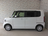 オプションになりますが、ボディーコーティングもご用意しております。新車の輝きに近づき、洗車などのお手入れも楽になりますよ。