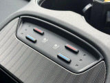 【シートヒーター&ベンチレーション】夏場は涼しい風でお尻や背中の熱やムレを防ぎ、冬はエアコンよりも早く温まってポカポカに!季節を問わず快適に過ごせます。