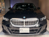 エンジェルアイ、イカリングと呼ばれるBMWのライトの正式名称は「コロナリング」です。一目でBMWとわかる伝統のデザインです。