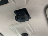 車室内を通して後方等も録画ができます。