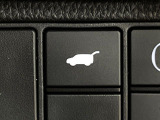 【パワーバックドア】スマートキーや運転席のボタンを押すだけでリアゲートが自動で開閉します!荷物を持っている時や、高い位置にあるバックドアを閉める際に便利な機能です♪