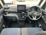 インパネ全体は写真の通りです!広々の運転席!運転席周りのボタンも操作しやすいです!写真で見切れている部分で見たい箇所があればお気軽にお問い合わせください!!