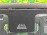 【三菱e-Assist】走行中に前方の車両等を認識し、衝突しそうな時は警報とブレーキで衝突回避と被害軽減をアシスト。より安全にドライブをお楽しみいただけます。