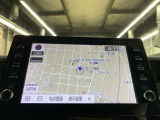 純正メモリーナビを装備。タッチパネル式で使いやすく、お出かけもラクラクです。