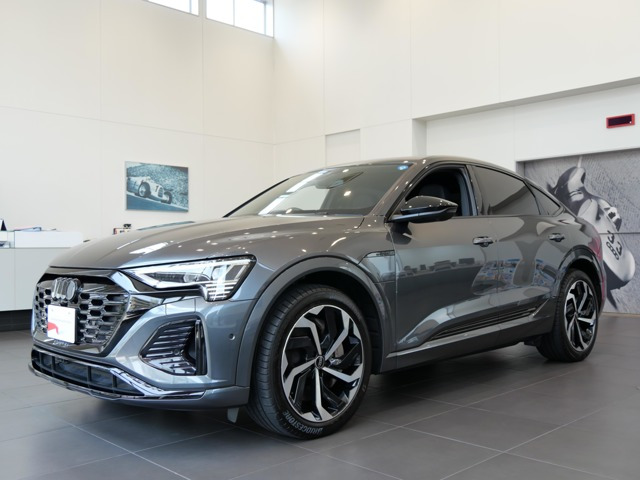 Q8スポーツバック e-tron 55 クワトロ Sライン 4WD