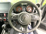 【純正革巻きステアリング】上質な革を使用することで、手にしっかり馴染みとても運転しやすいハンドルです♪