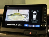 リバースギアに入れるだけで後方の表示へ切り替わります。夜間や雨の日の駐車も楽になりますよ。