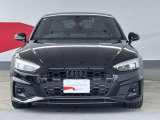 Audiの象徴であるシングルフレームグリルをよりワイドで低くシャープなデザインとすることでワイド&ローのフォルムを協調しています。