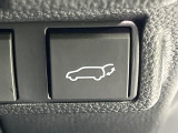 【パワーバックドア】スマートキーや運転席のボタンを押すだけでリアゲートが自動で開閉します!荷物を持っている時や、高い位置にあるバックドアを閉める際に便利な機能です♪