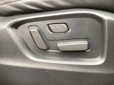 シートメモリー機能を備える10WAYパワーシートを装備!体格や好みに応じたポジションをスムーズに調整できます。
