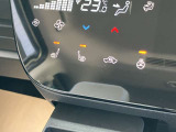 前席にはシートヒーターが付いてますしステアリングヒーターも付いてます。寒い冬には重宝します☆
