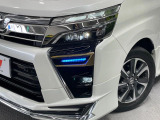 【LEDヘッドライト】悪天候や夜間走行時も良好な視界を確保し安心して運転できる高輝度LEDヘッドライトを装備!点灯速度が早く、消費電力も抑えられています。
