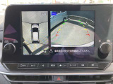 アラウンドビューモニターです☆車の前後左右にカメラがついており駐車時には上から車を見たような画面が見れますので、4方向の状況を確認することができる便利な機能です☆