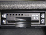 ★ETC(DSRC)が装備されています!!社外品とは違い収まりの良いデザインが人気!高速道路を利用する際は必需品ですよね!!ストレス無く料金所を通過出来ます!!