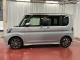 【スマートアシストIII搭載車】 衝突回避支援ブレーキ機能(対車両・歩行者)、衝突警報機能(対車両・対歩行者)、誤発信抑制制御機能などの機能で安全な運転をサポートします。