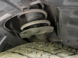 お車を安心してお乗りいただく為には、足回りの定期点検が欠かせません。サービスサポート(有償保証)では無料点検もご提供しており、安心のカーライフをお過ごしいただけるサポート体制が整っています。