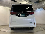 リヤ、後ろから見るとまた車の印象が変わってきますね☆☆