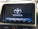 【大画面ナビ】人気の大型9インチナビを装備。存在感のある大画面はインパクト大!ナビ利用時のマップ表示は見やすく、テレビやDVDは臨場感がアップ!いつものドライブがグッと楽しくなります♪