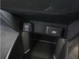 ◆アクセサリーソケット◆ドラレコの電源やスマートフォンの充電等に使用できる便利な電源ソケット!使いやすい場所に装備されています。