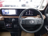 【日産プロパイロット】 高速道路の単調な渋滞走行と長時間の巡航走行で、アクセル、ブレーキ、ハンドルの操作をクルマがアシスト。快適な高速ドライブが楽しめます。