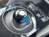 電気自動車リーフの操作しやすいシフトレバー!