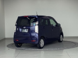 バックカメラが付いているのでバックでの車庫入れも安心です。
