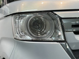 LEDヘッドライトは、点灯の瞬間から最大光量を発揮し、突然暗くなるトンネルなどでの安定感を高めます。
