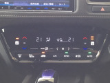 運転席・助手席、それぞれで温度調節が可能なオートエアコンです。シートヒーター付きなので、寒い日も快適です。